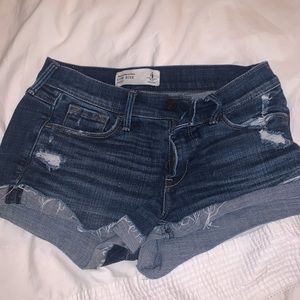 Abercrombie low rise size 4 denim shorts